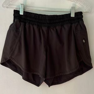 Lulu tracker shorts